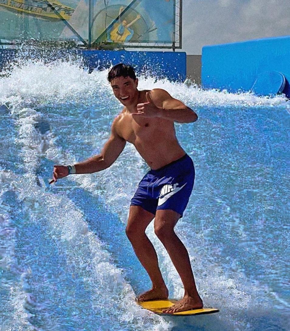 Un fost actor Disney Channel se mândreşte cu postările pe care face pe OnlyFans: "E conţinut elegant". Are peste 400 de poze incendiare 1004980