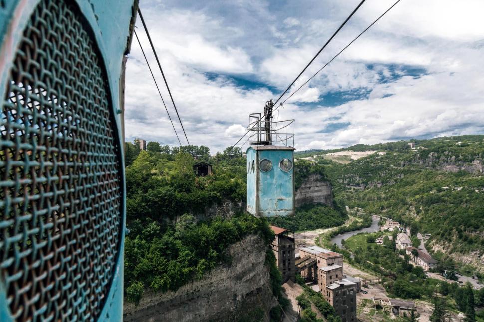 „Acest aur negru a devenit o ciumă pentru noi”. Mina dintr-o fostă țară sovietică alimentează ambiția UE pentru înarmare 1004849