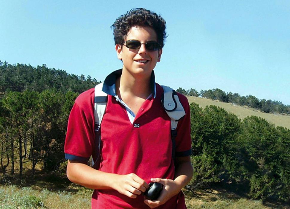 Cum devii sfânt și cum a reușit asta Carlo Acutis. Adolescentul supranumit „influencerul lui Dumnezeu” a fost canonizat  1005325