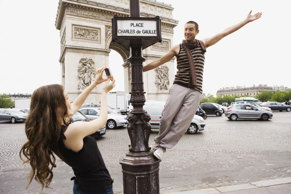 Destinația de călătorie numărul 1 pentru generația Z, în această toamnă. E în Europa, iar tinerii preferă vizitele la târguri și muzee 1004715