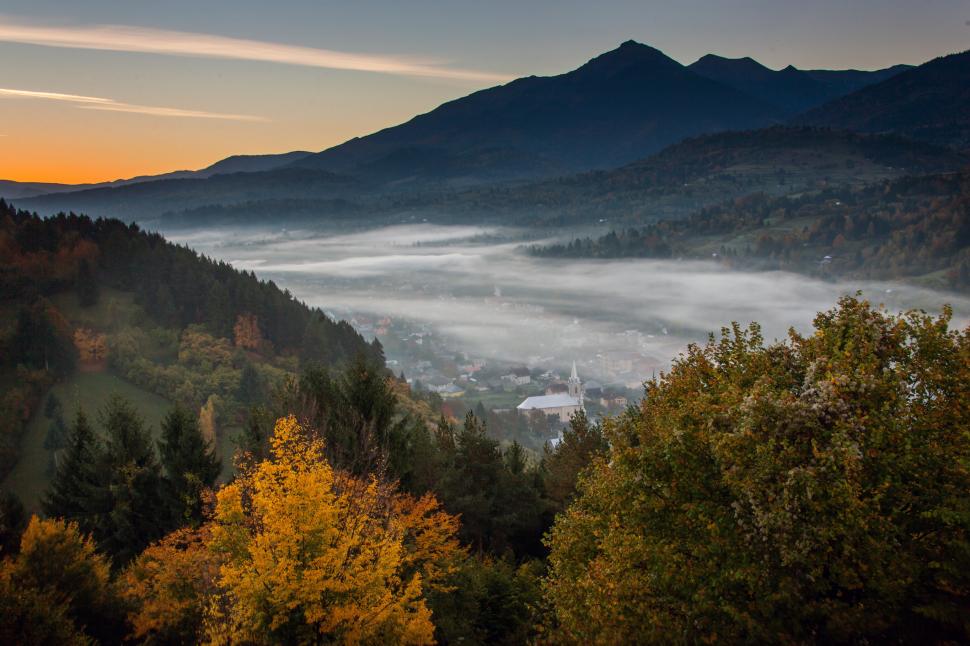 Destinaţiile de vacanţă preferate de turiști în Maramureș vara aceasta: Satul Breb, Mocăniţa, bisericuţele de lemn şi locurile inedite 1003628