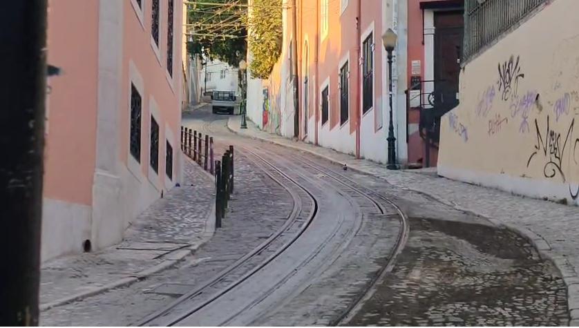 Mai puțin de 50 de secunde, la o viteză de aproximativ 60 km/h. De ce s-a prăbușit funicularul din Lisabona, primele concluzii 1005286