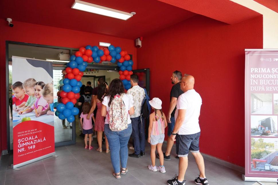 A fost inaugurată prima școală contruită de la zero în București după Revoluție. Cum arată complexul educaţional „Victor Brauner” 1005545