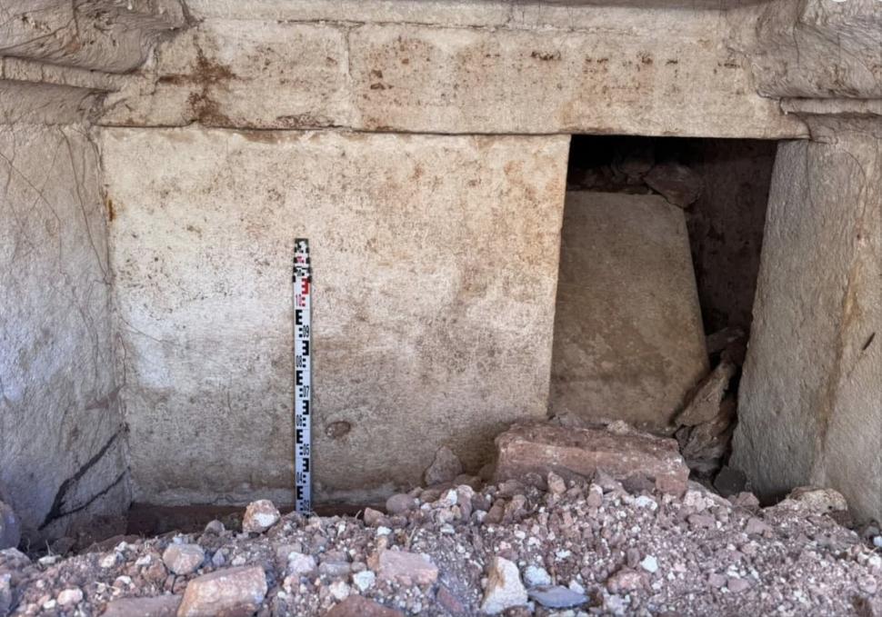 Descoperire arheologică neașteptată: O bogată necropolă romană a fost găsită după ce localnicii au observat pietre ciudate, în Albania 1005573