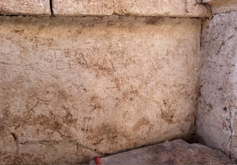 Descoperire arheologică neașteptată: O bogată necropolă romană a fost găsită după ce localnicii au observat pietre ciudate, în Albania 1005575