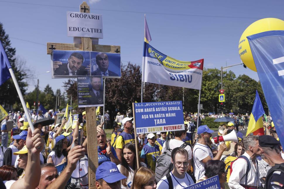 Protestul profesorilor, în imagini. Mii de cadre didactice au mers din Piața Victoriei la Palatul Cotroceni 1005605