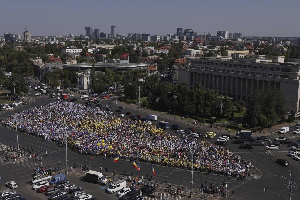 Protestul profesorilor, în imagini. Mii de cadre didactice au mers din Piața Victoriei la Palatul Cotroceni 1005609