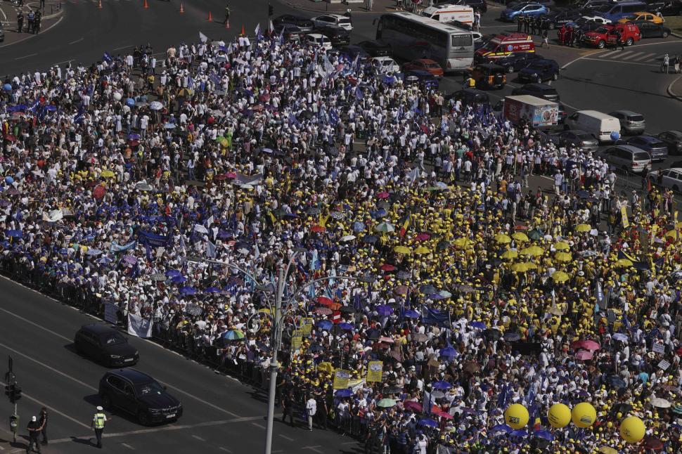 Protestul profesorilor, în imagini. Mii de cadre didactice au mers din Piața Victoriei la Palatul Cotroceni 1005610