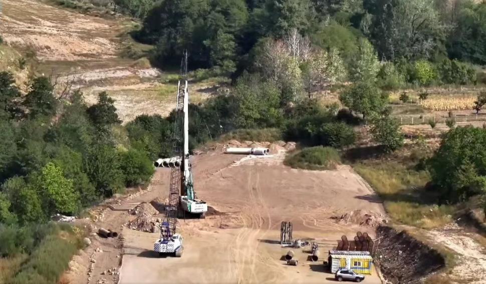 Imagini de pe șantierul Autostrăzii Sibiu-Piteşti. Pe Secțiunea 3 se folosește o tehnologie cum nu a mai existat în România 1006061