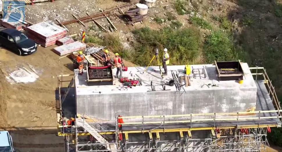 Imagini de pe șantierul Autostrăzii Sibiu-Piteşti. Pe Secțiunea 3 se folosește o tehnologie cum nu a mai existat în România 1006064