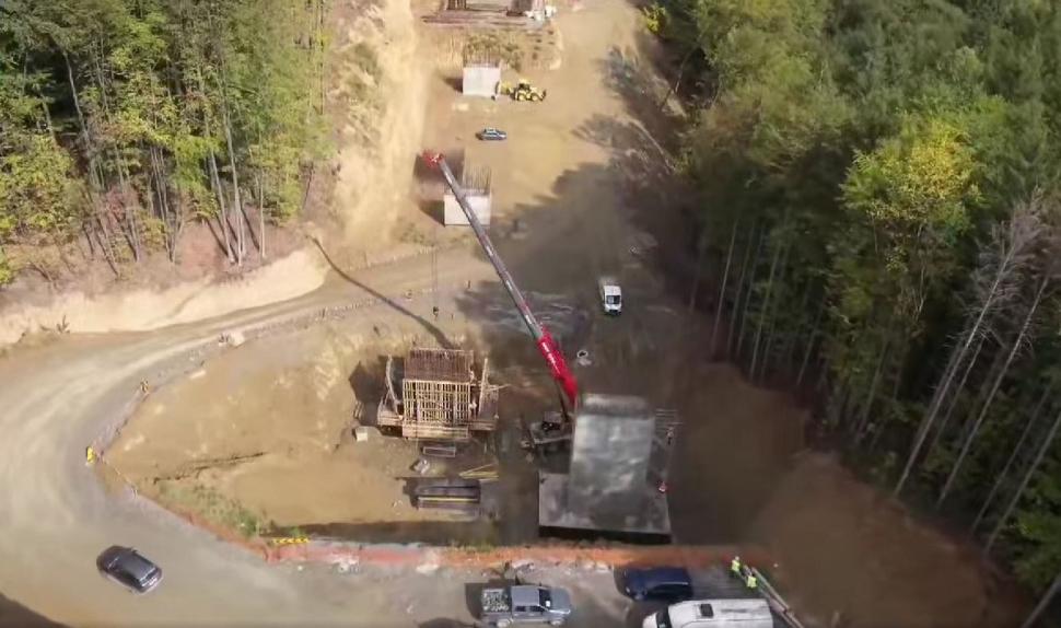 Imagini de pe șantierul Autostrăzii Sibiu-Piteşti. Pe Secțiunea 3 se folosește o tehnologie cum nu a mai existat în România 1006068