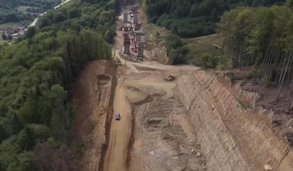 Imagini de pe șantierul Autostrăzii Sibiu-Piteşti. Pe Secțiunea 3 se folosește o tehnologie cum nu a mai existat în România 1006070