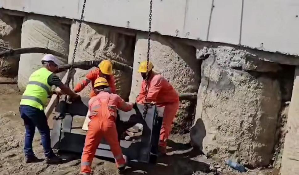 Imagini de pe șantierul Autostrăzii Sibiu-Piteşti. Pe Secțiunea 3 se folosește o tehnologie cum nu a mai existat în România 1006074