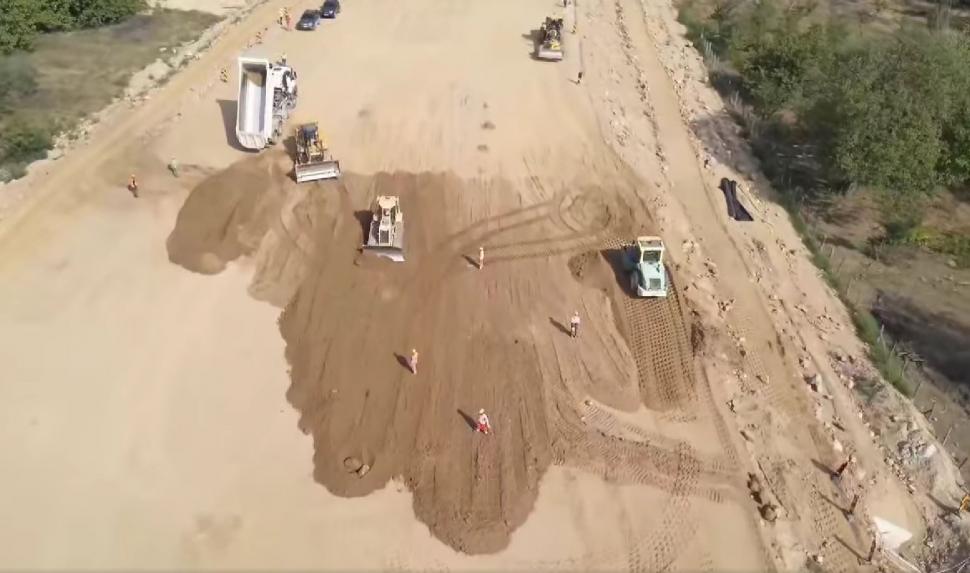 Imagini de pe șantierul Autostrăzii Sibiu-Piteşti. Pe Secțiunea 3 se folosește o tehnologie cum nu a mai existat în România 1006081