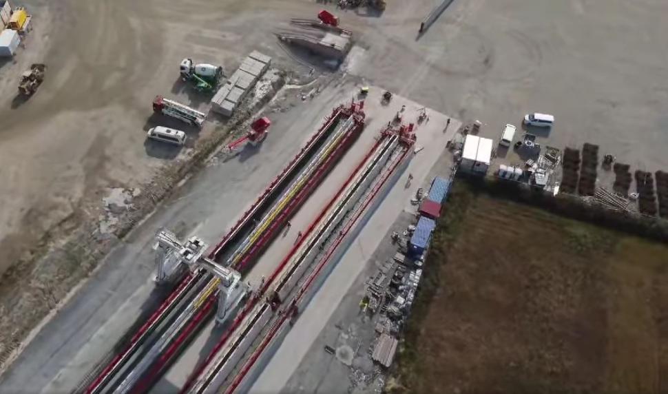 Imagini de pe șantierul Autostrăzii Sibiu-Piteşti. Pe Secțiunea 3 se folosește o tehnologie cum nu a mai existat în România 1006088