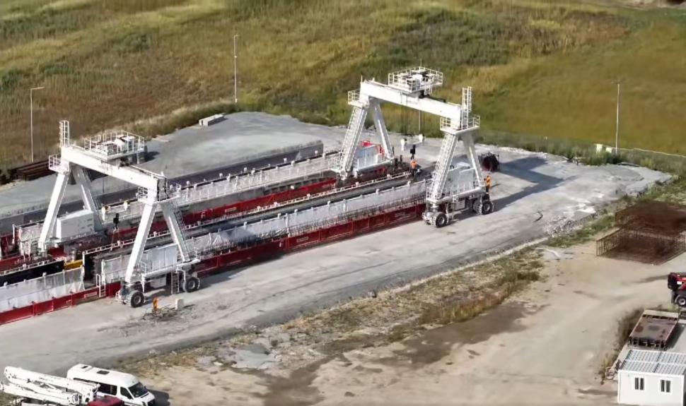 Imagini de pe șantierul Autostrăzii Sibiu-Piteşti. Pe Secțiunea 3 se folosește o tehnologie cum nu a mai existat în România 1006089