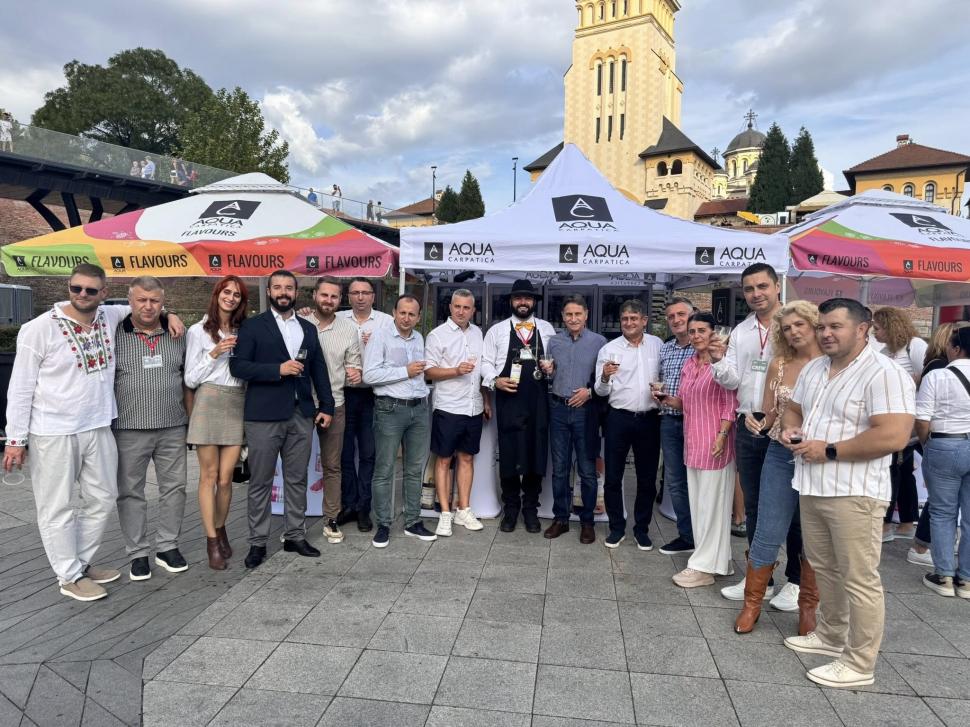 Alba Iulia a intrat pentru a treia oară în Cartea Recordurilor: Cea mai lungă masă din materiale reciclabile din lume, în imagini 1007048