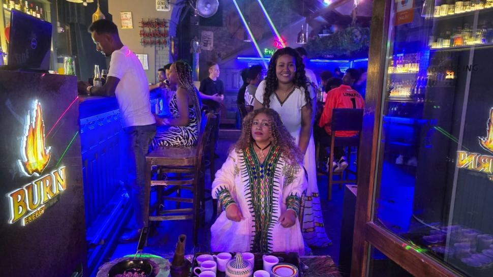 Cum s-a dat timpul înapoi cu 7 ani azi-noapte, în centrul Bucureștiului. Comunitatea de etiopieni a intrat în... 2018 1007065