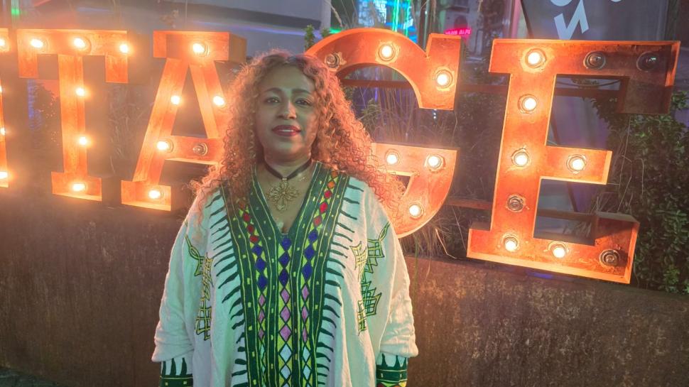 Cum s-a dat timpul înapoi cu 7 ani azi-noapte, în centrul Bucureștiului. Comunitatea de etiopieni a intrat în... 2018 1007073