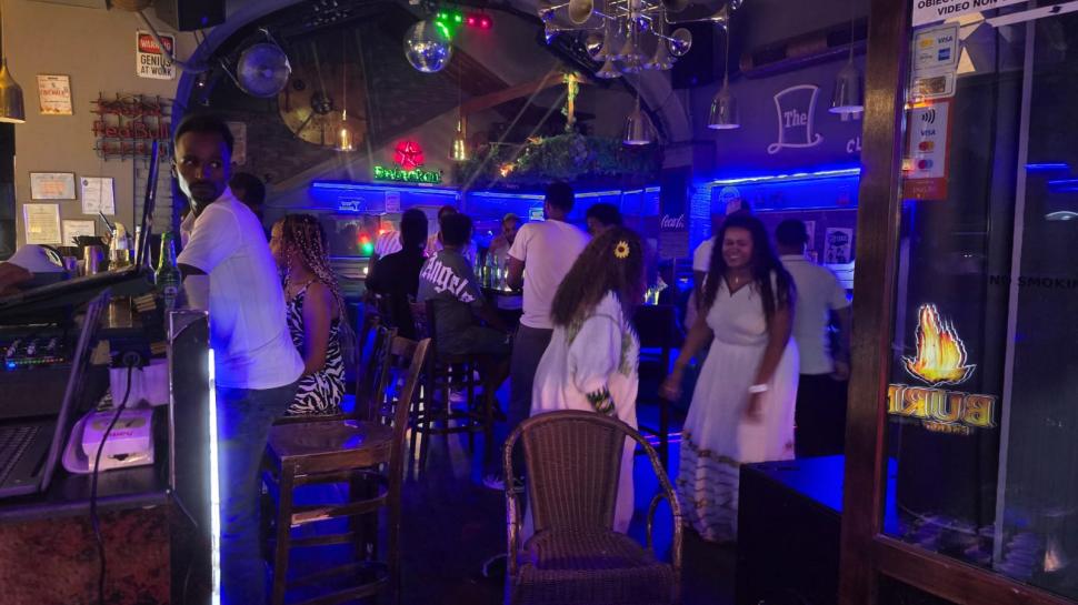 Cum s-a dat timpul înapoi cu 7 ani azi-noapte, în centrul Bucureștiului. Comunitatea de etiopieni a intrat în... 2018 1007077