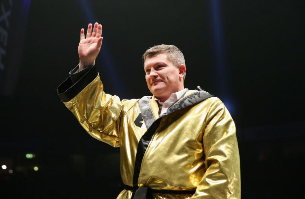  Legendarul boxer Ricky Hatton a fost găsit mort în casa lui din Manchester. Avea 46 de ani şi urma să revină în ring 1007146