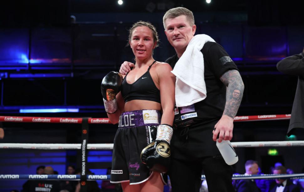  Legendarul boxer Ricky Hatton a fost găsit mort în casa lui din Manchester. Avea 46 de ani şi urma să revină în ring 1007151