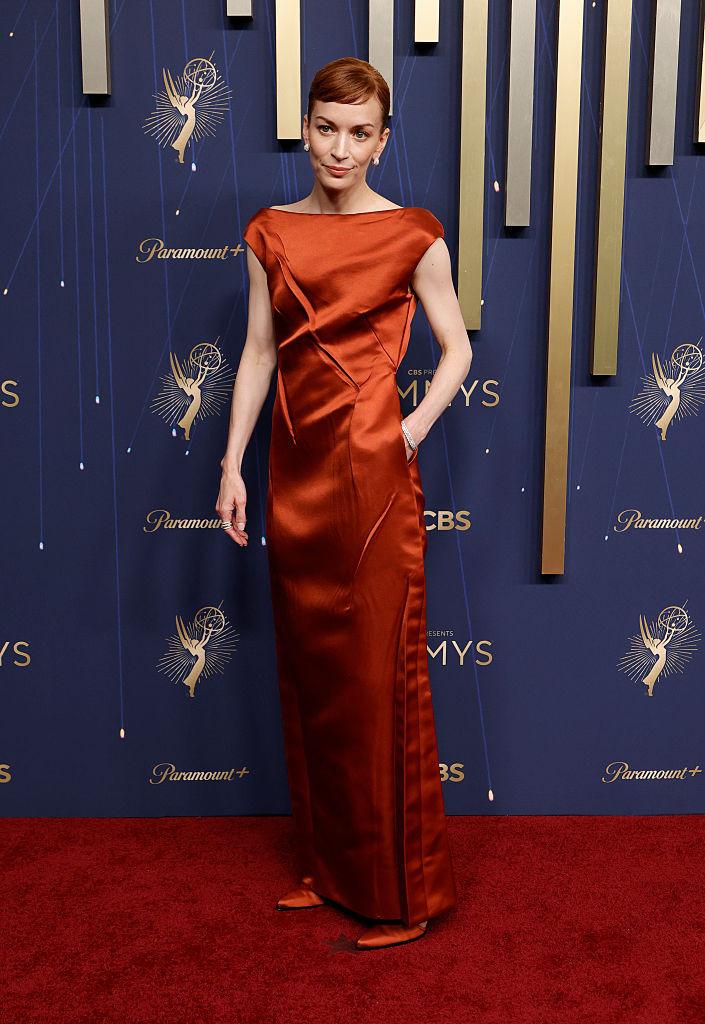 Cele mai spectaculoase ținute de la Emmy 2025. Vedetele care au atras toate privirile pe covorul roșu 1007206