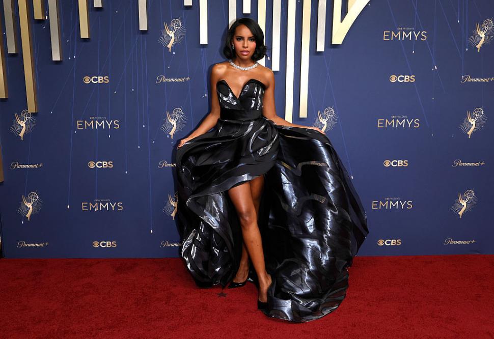 Cele mai spectaculoase ținute de la Emmy 2025. Vedetele care au atras toate privirile pe covorul roșu 1007253