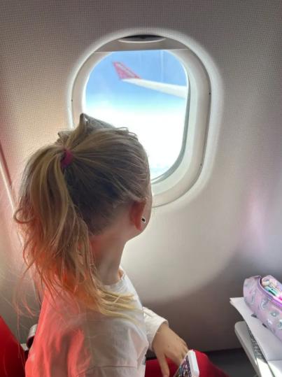 Un cuplu face economii uriașe călătorind prin lume cu fetița de 6 ani. Să stea în țară s-a dovedit a fi mult prea scump 1007401