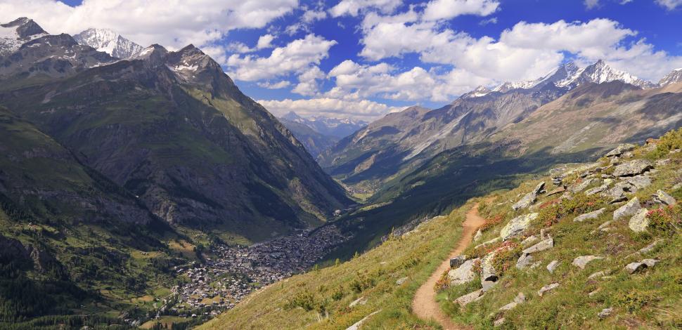 Enclava portugheză din inima Elveției. Cum au ajuns localnicii minoritari la ei în țară 1007635