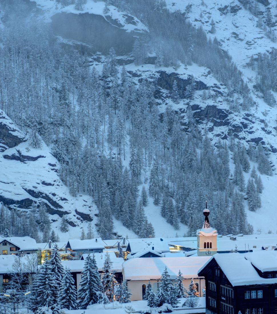 Enclava portugheză din inima Elveției. Cum au ajuns localnicii minoritari la ei în țară 1007642