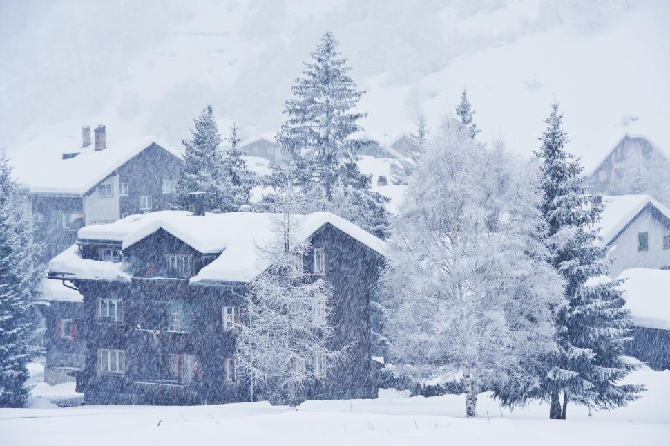 Enclava portugheză din inima Elveției. Cum au ajuns localnicii minoritari la ei în țară 1007643