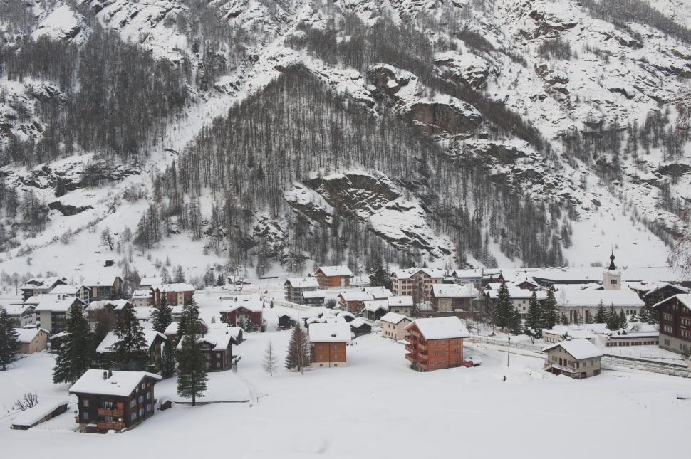 Enclava portugheză din inima Elveției. Cum au ajuns localnicii minoritari la ei în țară 1007644