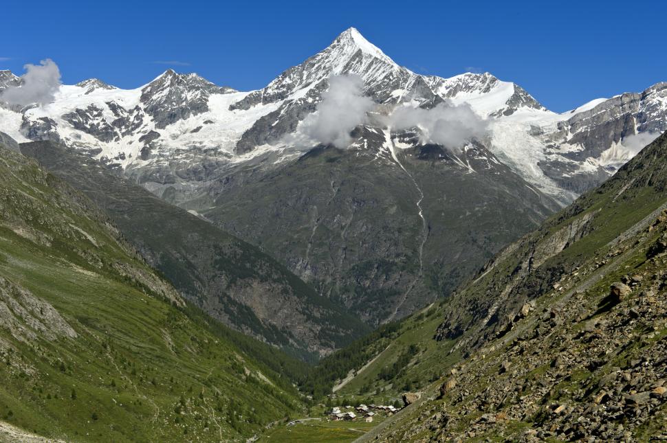 Enclava portugheză din inima Elveției. Cum au ajuns localnicii minoritari la ei în țară 1007647