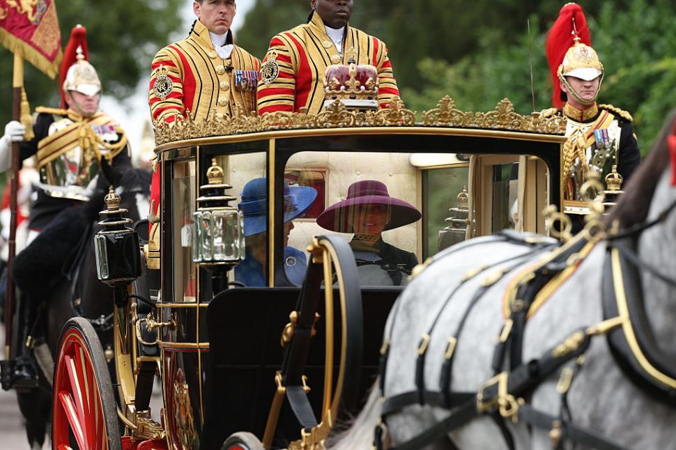 Moment istoric. Donald Trump și Melania au fost plimbați cu caleașca de aur la Windsor. Castelul e înconjurat de un "scut de oțel" 1008007