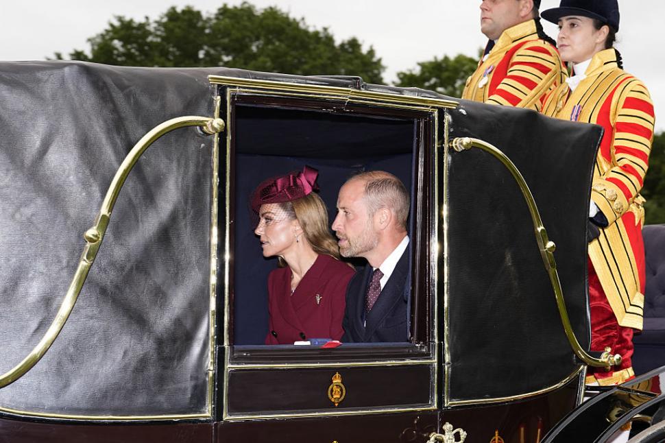 Moment istoric. Donald Trump și Melania au fost plimbați cu caleașca de aur la Windsor. Castelul e înconjurat de un "scut de oțel" 1008014
