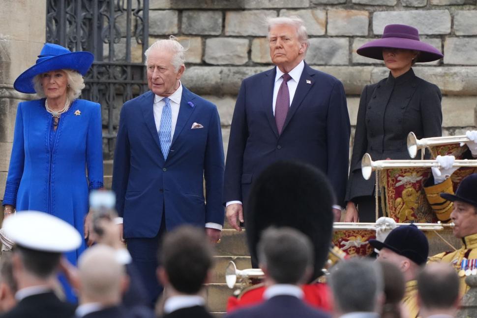 Mii de protestatari anti-Trump mărșăluiesc la Londra, în timp ce Regele Charles îl găzduieşte pe președintele SUA la Windsor  1008127