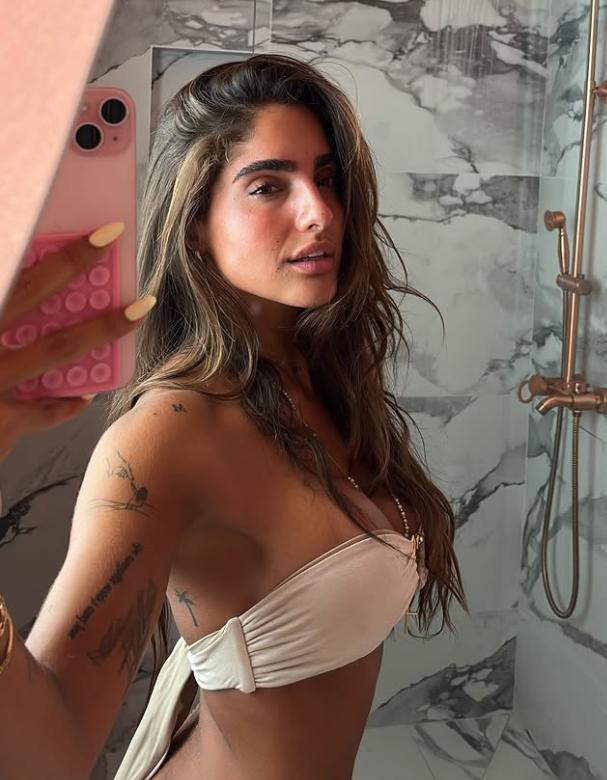  Scandal uriaș cu vedete. O influenceriță celebră își acuză fostul iubit, cântăreț, că a publicat o filmare intimă cu ei doi 1008069