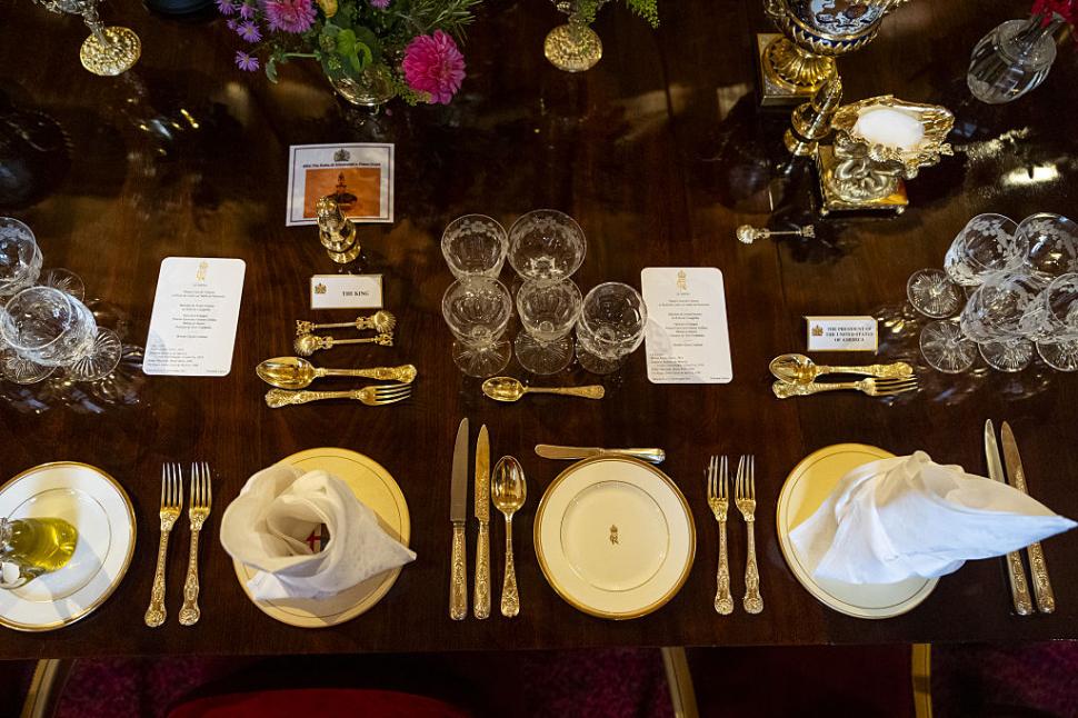 În culisele banchetului de la Windsor: Melania și Camilla nu au stat întâmplător alături. Cum a făcut-o Trump pe Kate să zâmbească 1008169