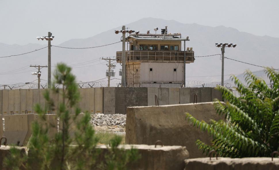 Trump anunță că SUA vor să ia înapoi baza Bagram de la talibanii din Afganistan: "Ei au nevoie de lucruri, noi vrem baza" 1008446