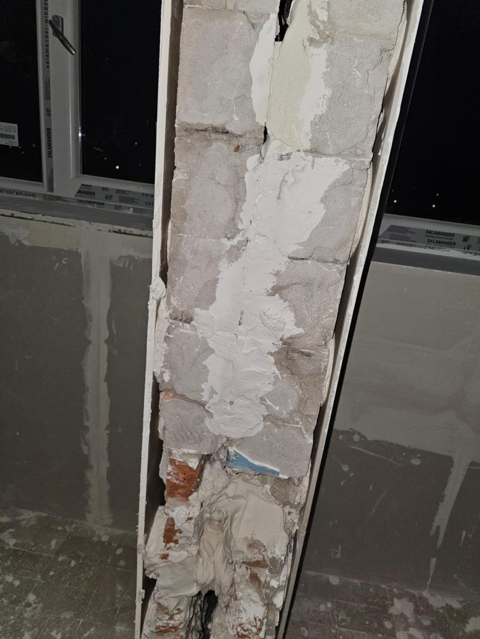 Șeful Spitalului Caransebeş ar fi luat mită 250.000 de lei într-o singură lună. Imagini cu renovările care au dus la o anchetă DNA 1008606