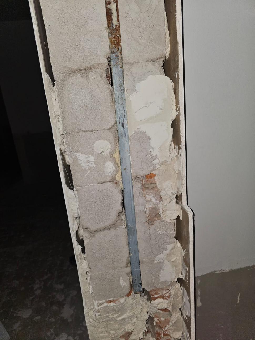 Șeful Spitalului Caransebeş ar fi luat mită 250.000 de lei într-o singură lună. Imagini cu renovările care au dus la o anchetă DNA 1008607