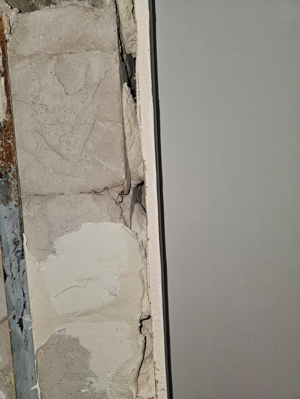 Șeful Spitalului Caransebeş ar fi luat mită 250.000 de lei într-o singură lună. Imagini cu renovările care au dus la o anchetă DNA 1008609