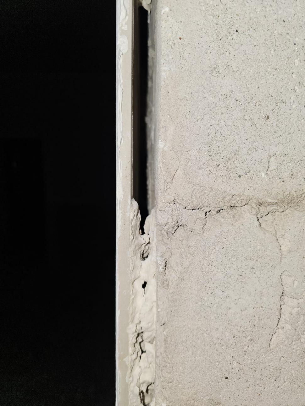 Șeful Spitalului Caransebeş ar fi luat mită 250.000 de lei într-o singură lună. Imagini cu renovările care au dus la o anchetă DNA 1008610