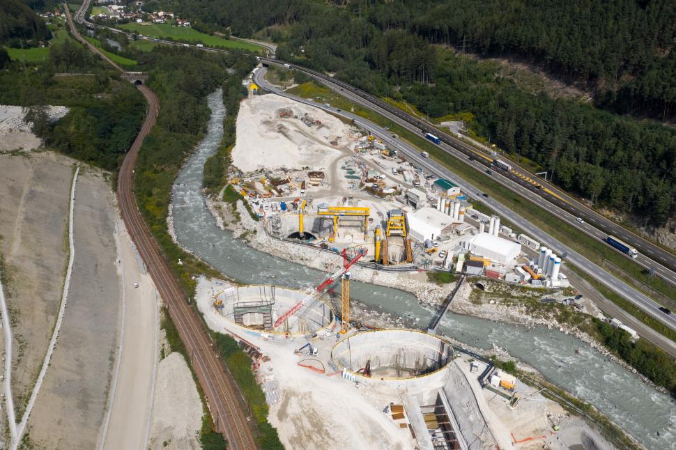 Cum se pregătește Europa pentru viitoarele crize și războaie: Brenner - tunelul lung de 230 km, construit la 1.400 de metri sub Alpi 1008687