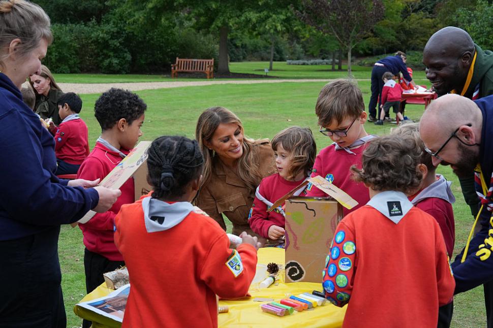 Imagini spectaculoase cu Melania Trump și Regina Camilla în vizită la Casa de Păpuși Windsor 1008878