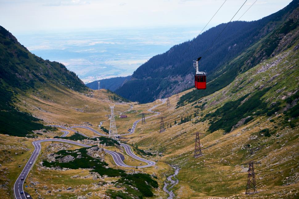 Povestea tristă a Transfăgărășanului. Drumul minune al României are un trecut dureros. Cum a fost construit acum 51 de ani 1008834