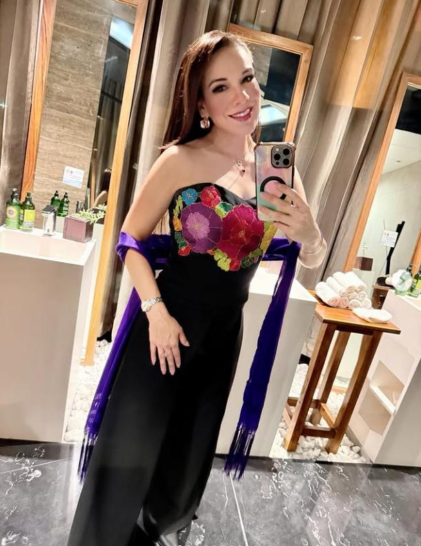 O prezentatoare TV a murit după ce s-a prăbușit cu avionul în timpul primei ei lecții de zbor 1009171