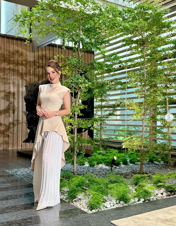 O prezentatoare TV a murit după ce s-a prăbușit cu avionul în timpul primei ei lecții de zbor 1009178