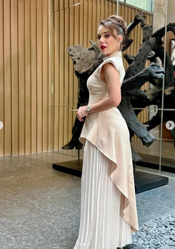 O prezentatoare TV a murit după ce s-a prăbușit cu avionul în timpul primei ei lecții de zbor 1009179